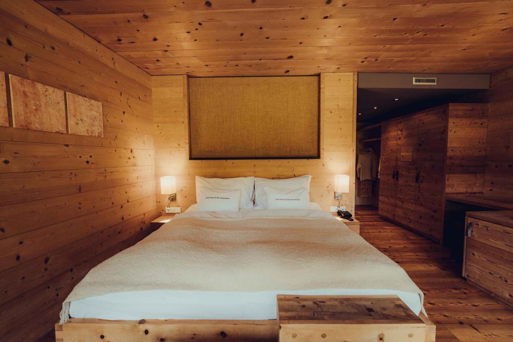 Holzhotel Forsthofalm ลีโอกัง ภายนอก รูปภาพ
