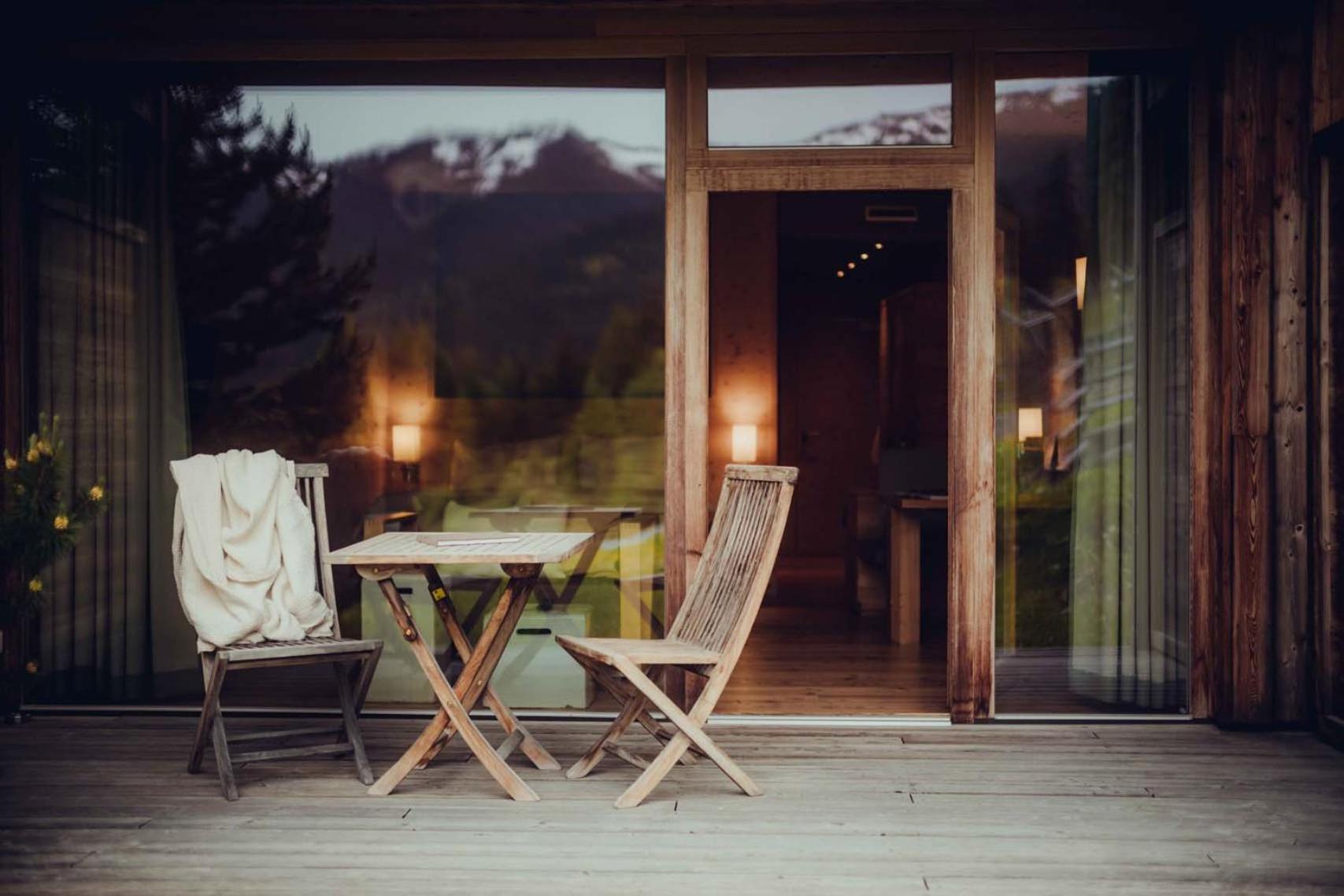 Holzhotel Forsthofalm ลีโอกัง ภายนอก รูปภาพ