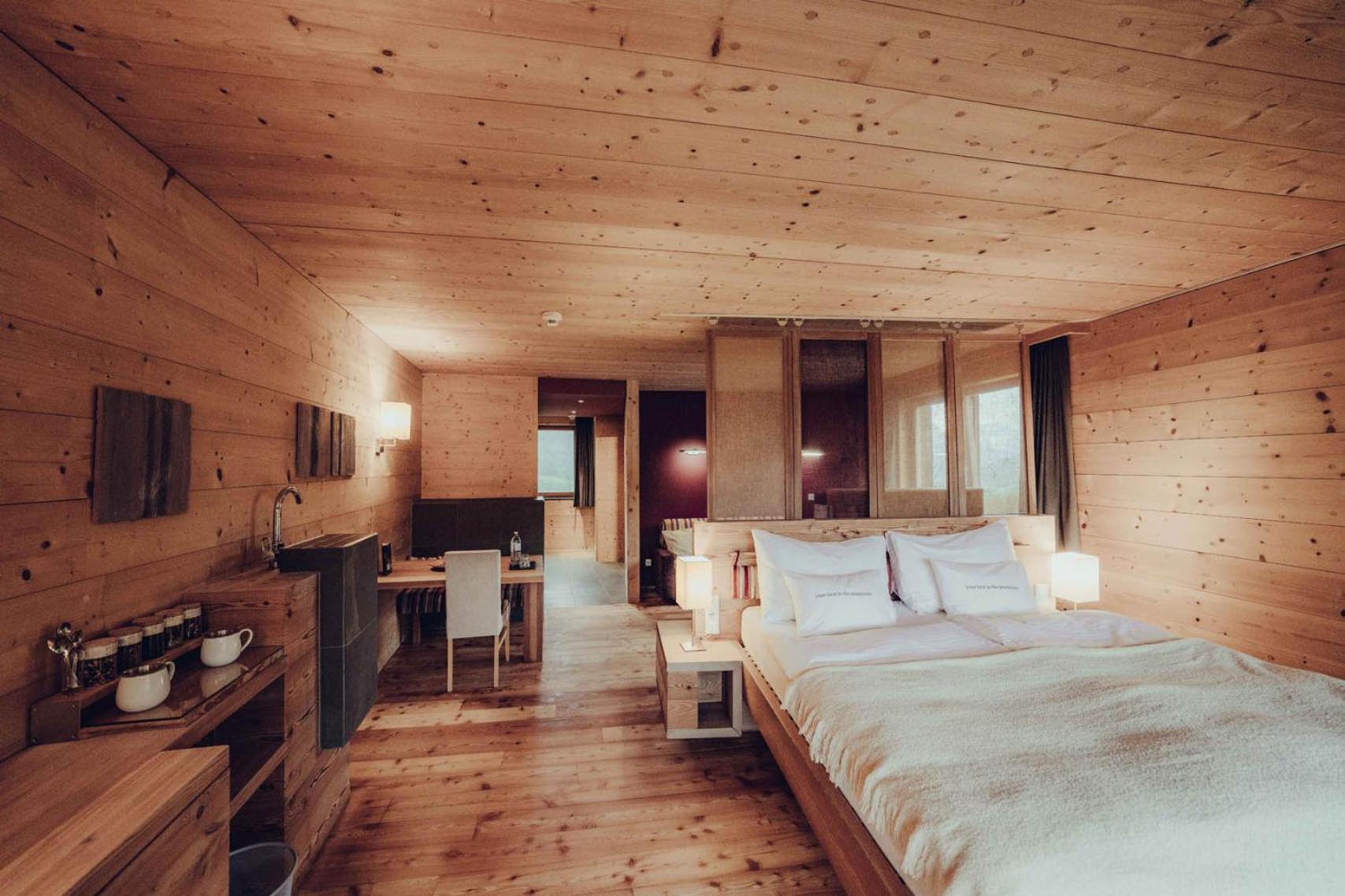 Holzhotel Forsthofalm ลีโอกัง ภายนอก รูปภาพ