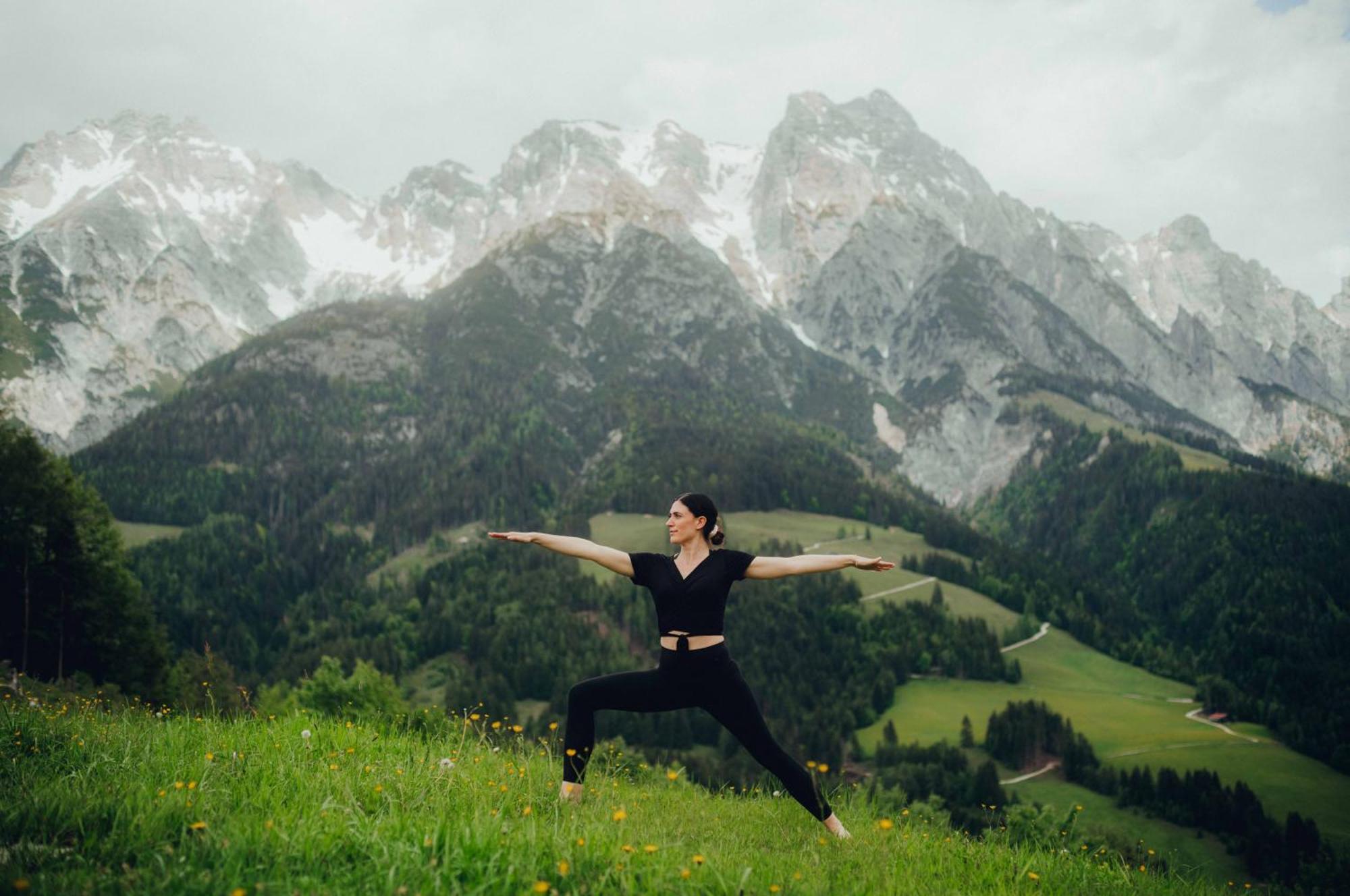 Holzhotel Forsthofalm ลีโอกัง ภายนอก รูปภาพ